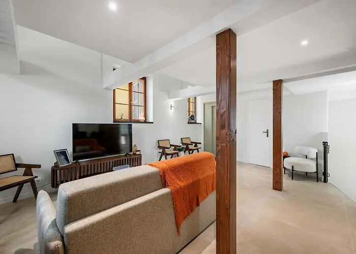 Duplex Old Town Антиб