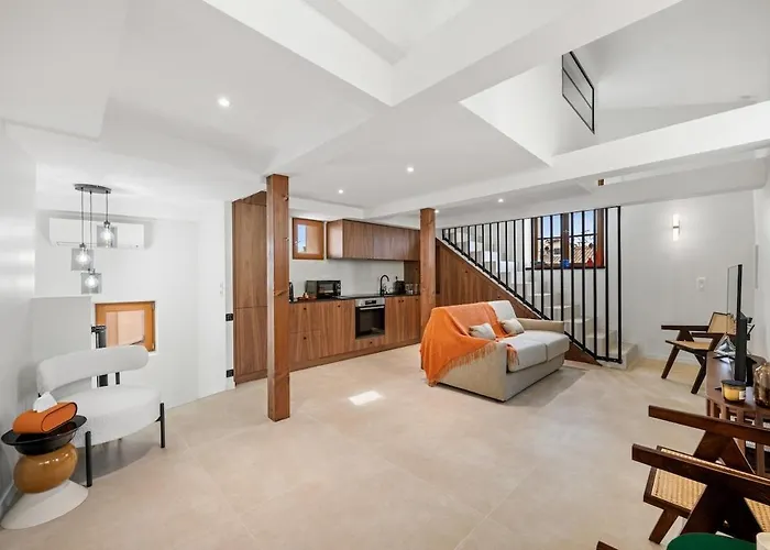 Апартаменты Duplex Old Town Антиб