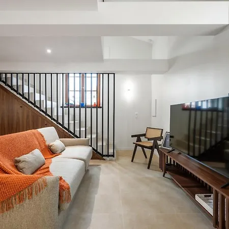 Duplex Old Town * أنتيب